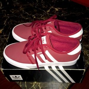 Burgundy White Stripes ♥️